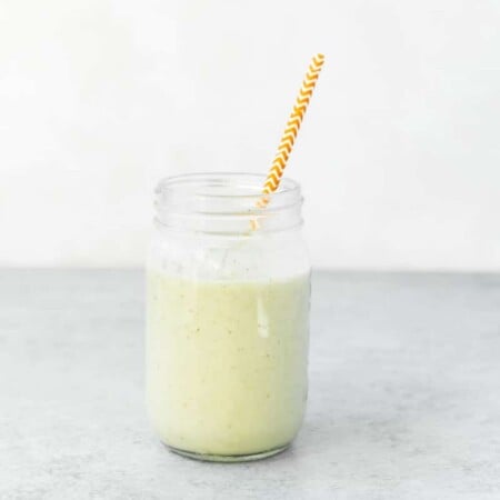 A mason jar filled with one of the best healthy smoothie recipes