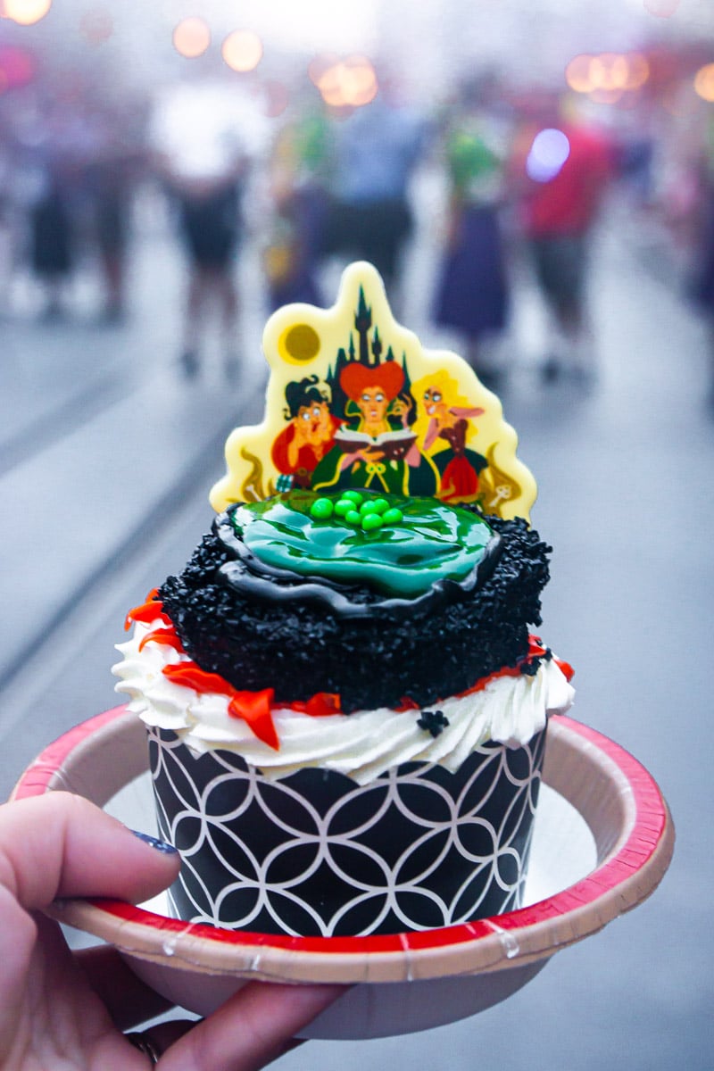 Hocus Pocus cupcake at Mickey's Not So Scary Halloween Party