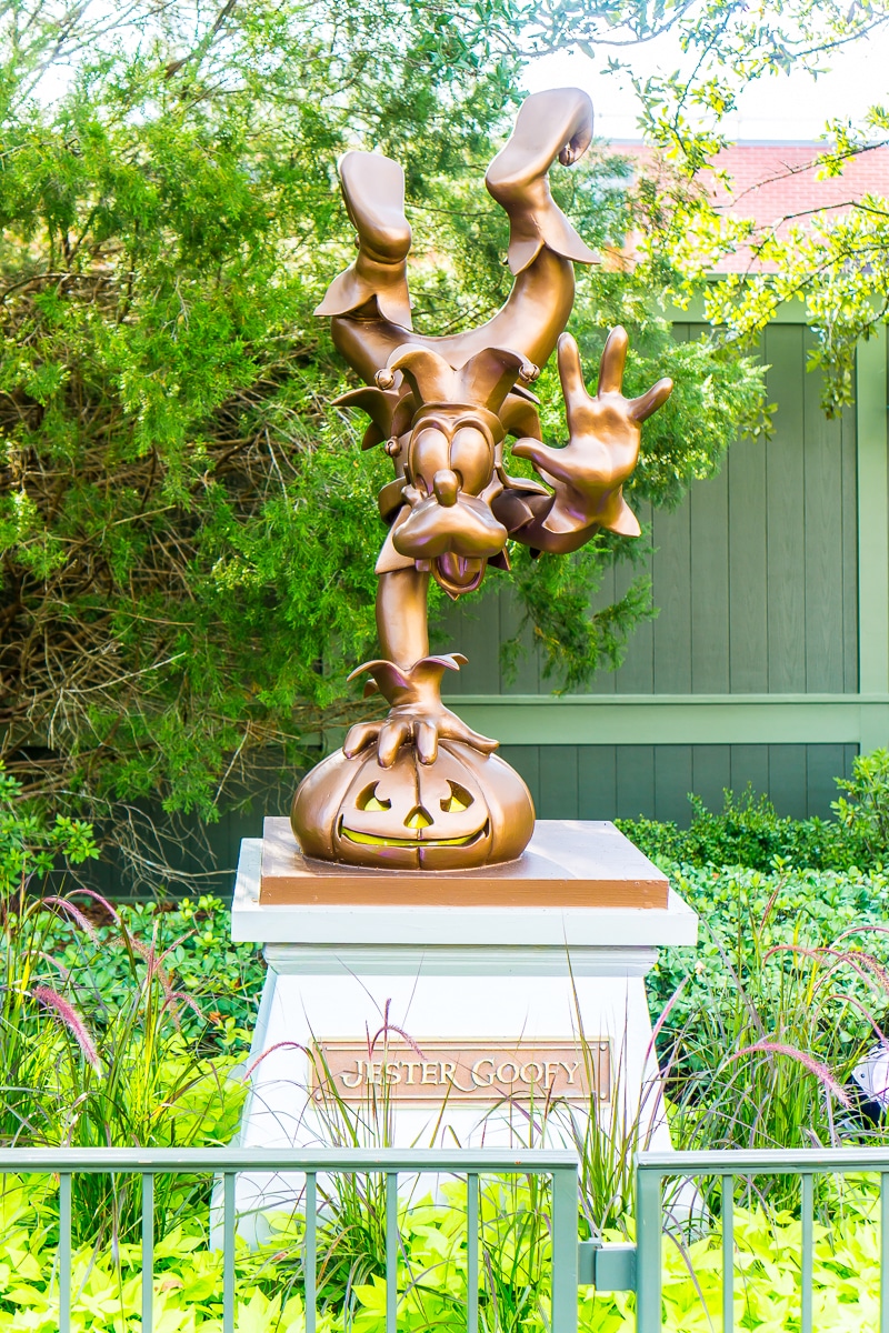 Goofy statue at the Mickey's Not So Scary Halloween Party