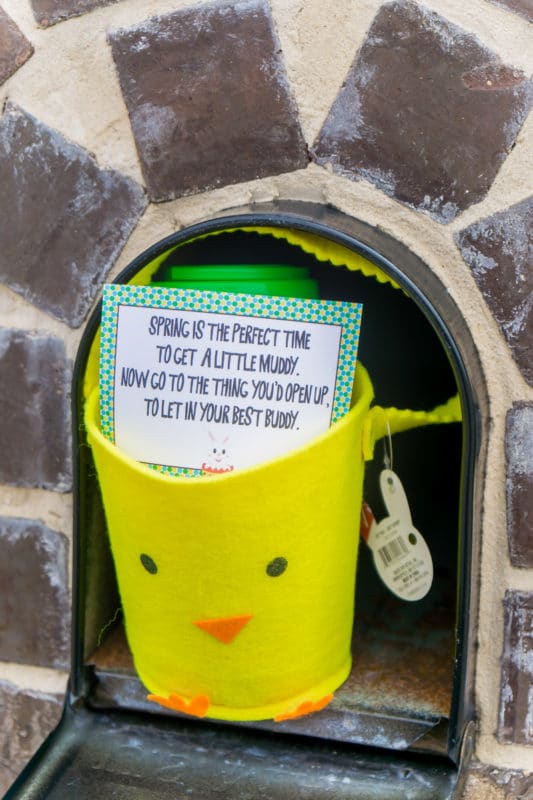 Easter scavenger hunt clues in a mailbox