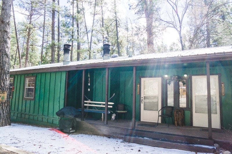 Outside shot of Elk Run Ruidoso cabins