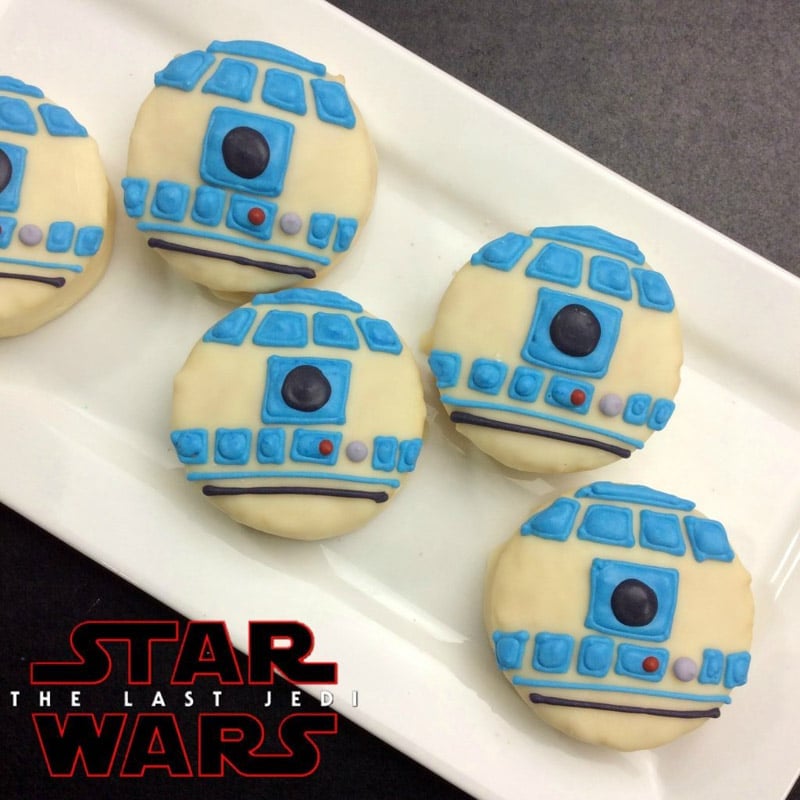 Cute R2D2 cookies to say May the Fourth Be With You