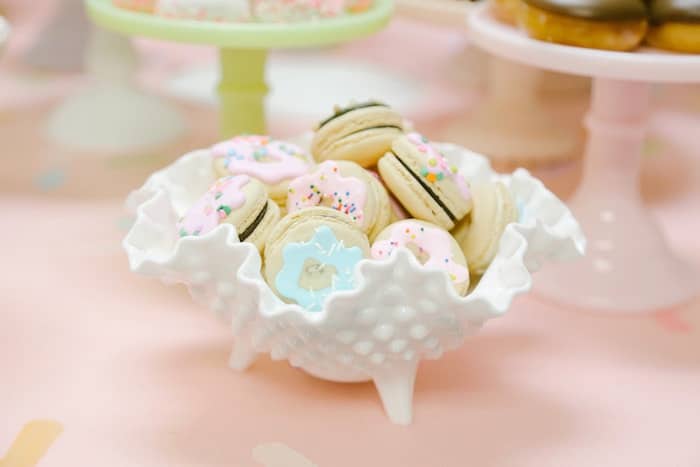 Donut party macarons