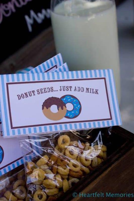 Donut party favors using Cheerios