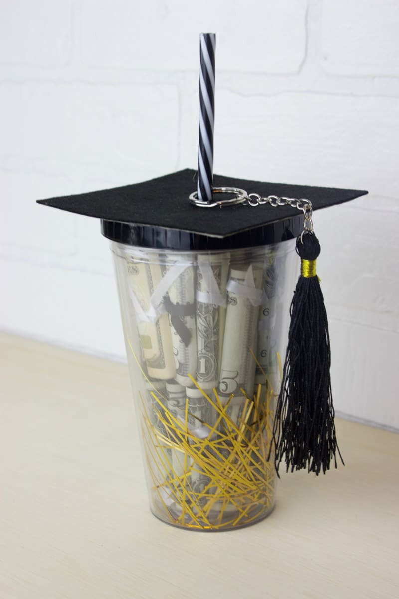 30 Awesome High School Graduation Gifts Graduates Actually ...