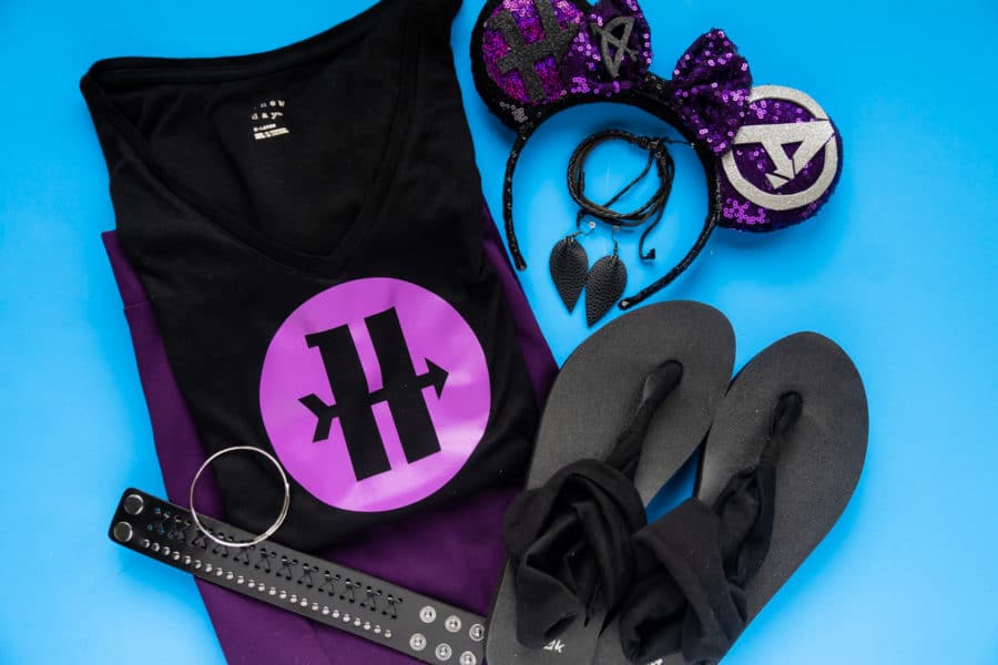 Hawkeye Marvel shirt with accessories