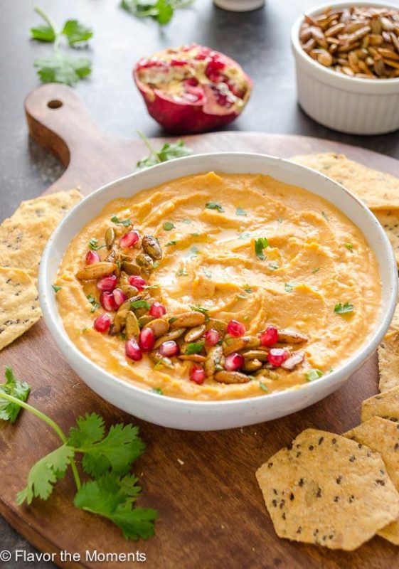 Hummus and crackers make great Christmas appetizers