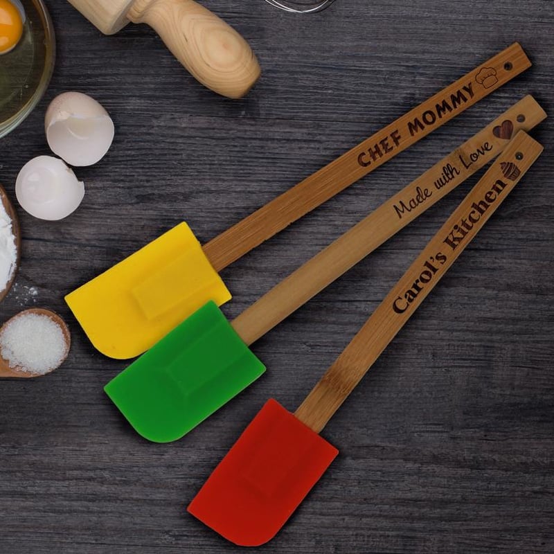 Custom spatulas make great gifts for bakers