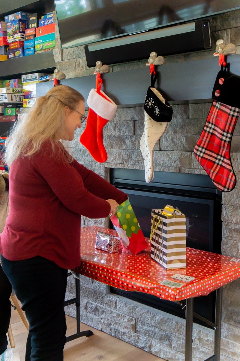 Scrooge Your Neighbor Gift Exchange Game - 69