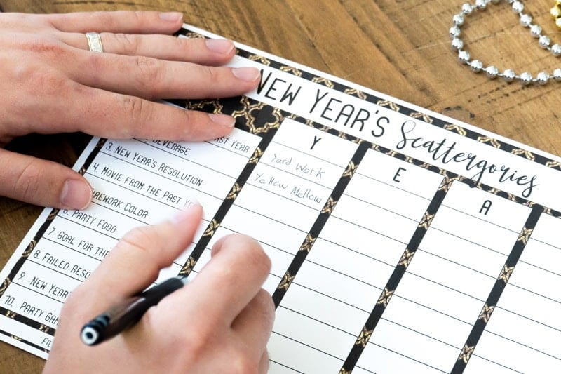 Filling out words on a Scattergories game