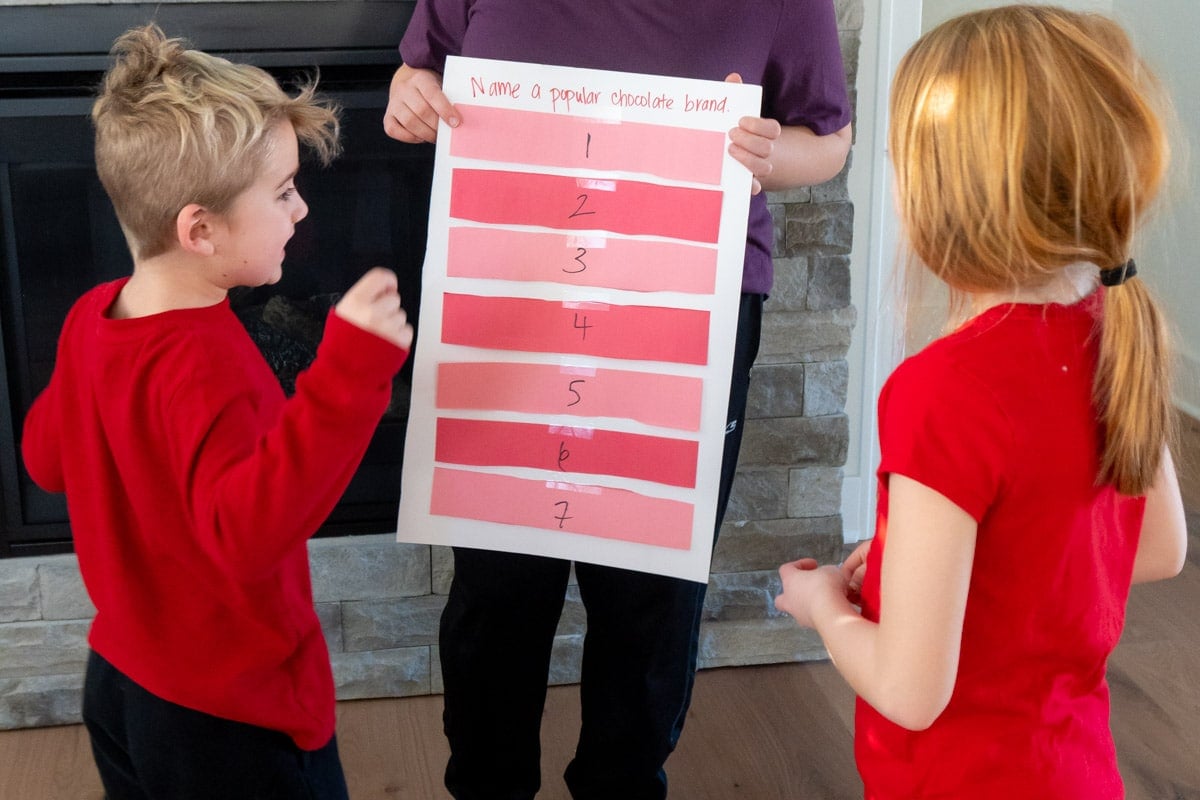 Kids playing Valentines family feud