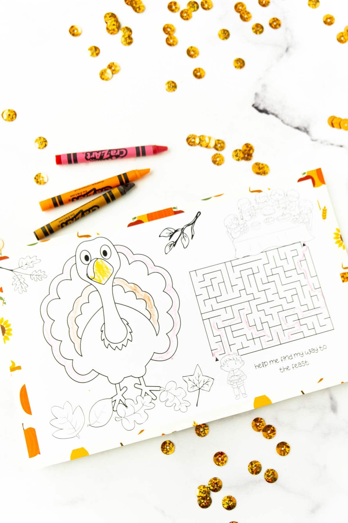 Turkey and Thanksgiving maze in a placemat for kids