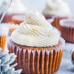 gingerbread cupcakes with cinnamon buttercream
