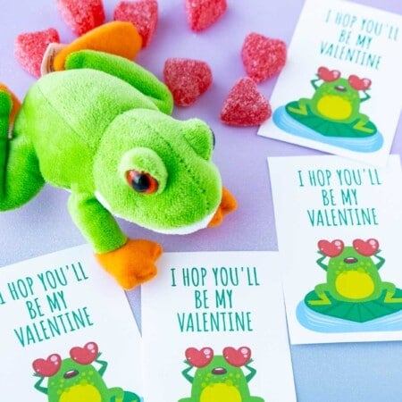 Four frog valentine cards