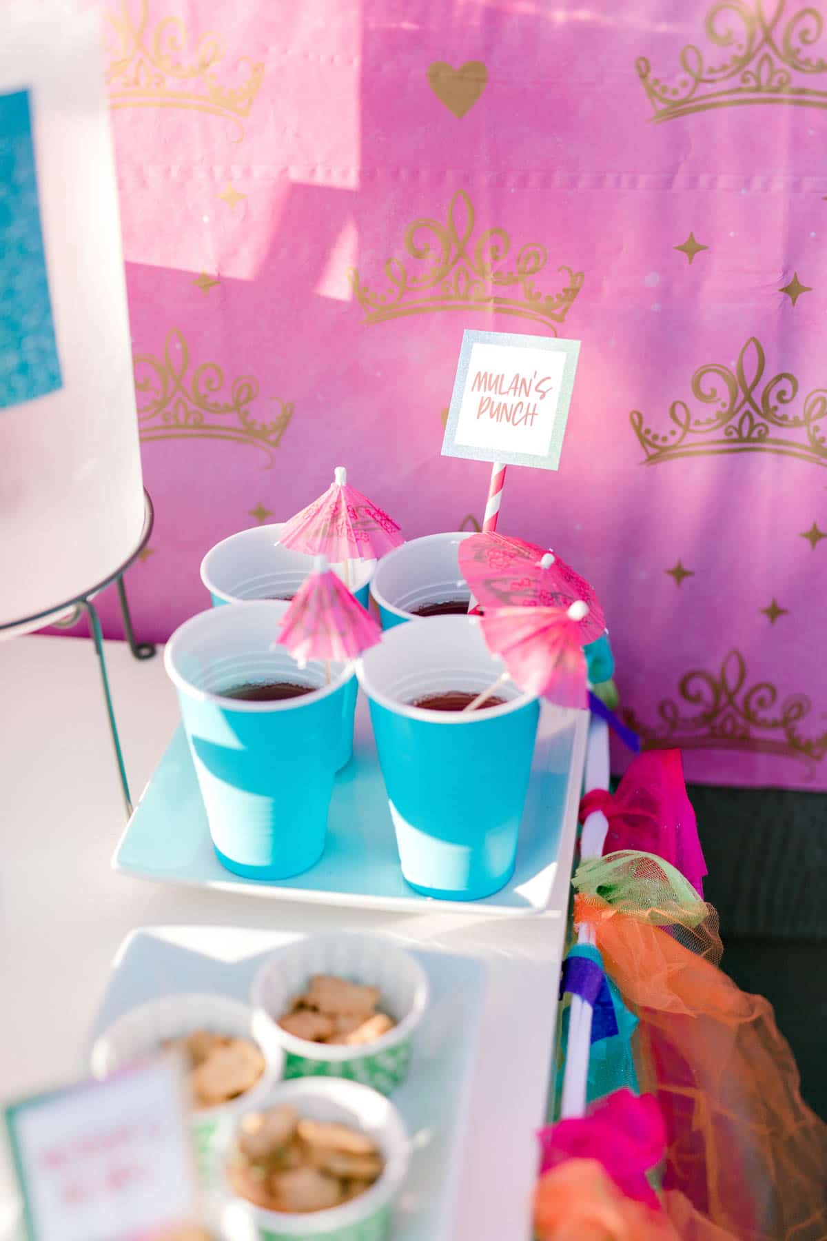 blue cups with pink parasols