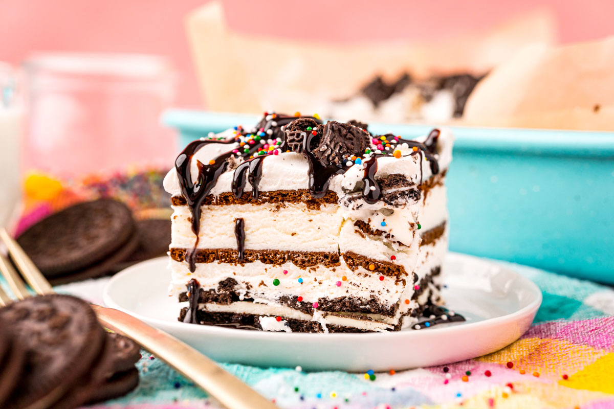 Easy 3-Ingredient Oreo Ice Cream Cake - Play Party Plan