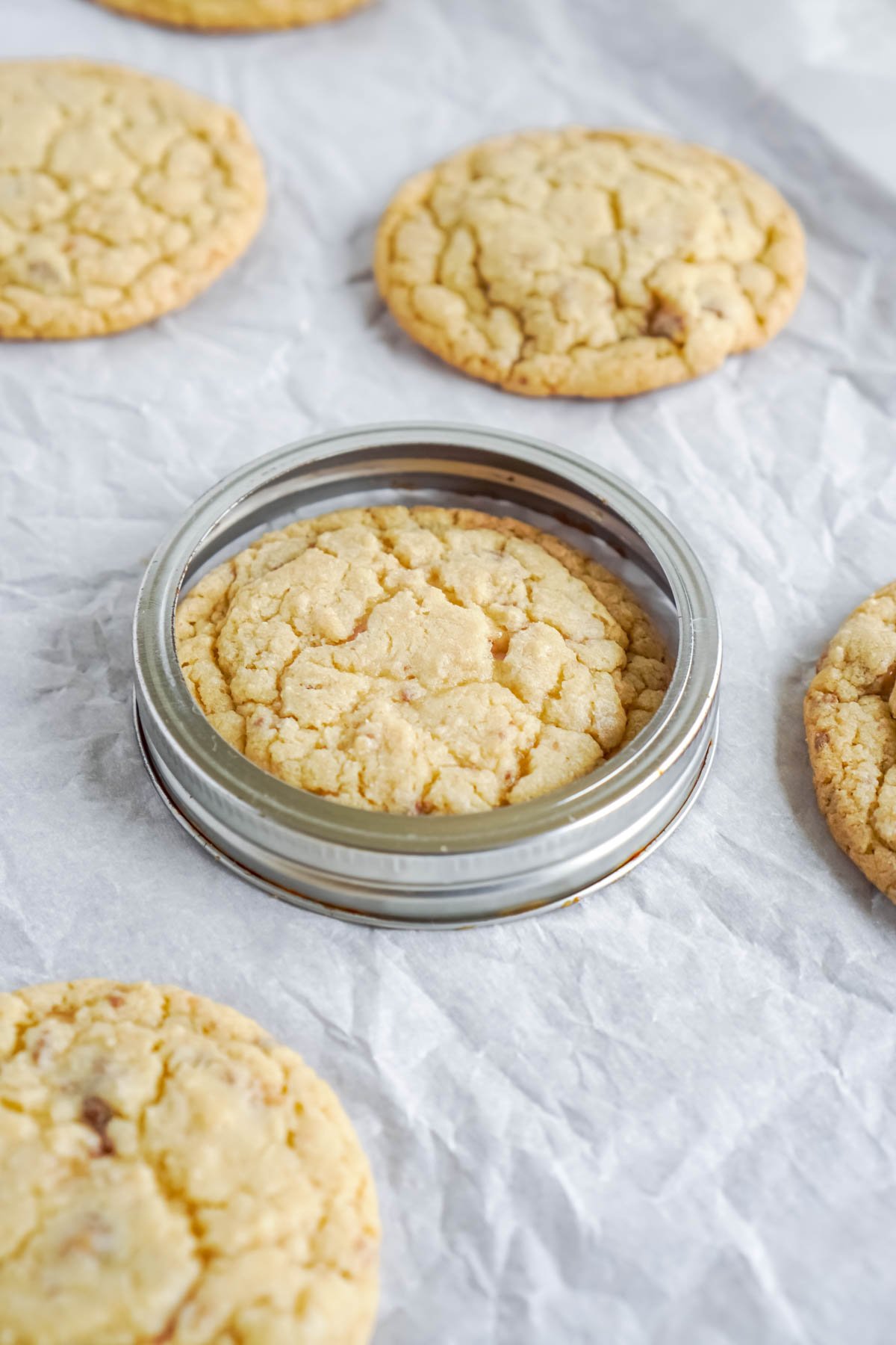 mason jar lid around a cookie