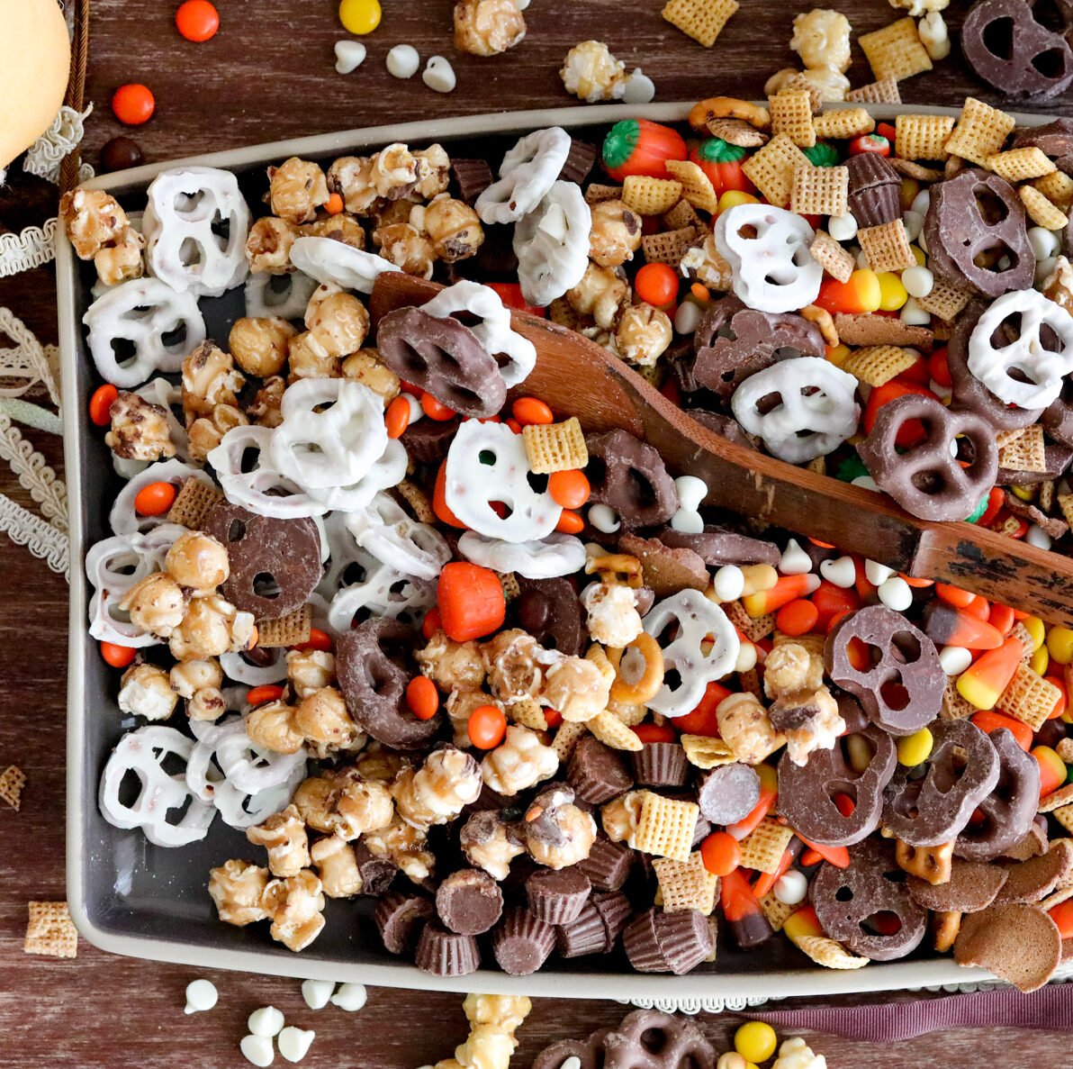 Easy Fall Snack Mix