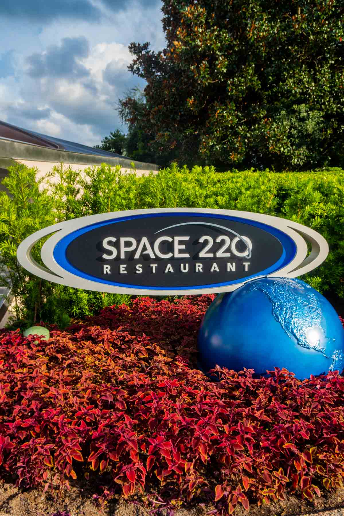 Space 220 restaurant sign in Epcot