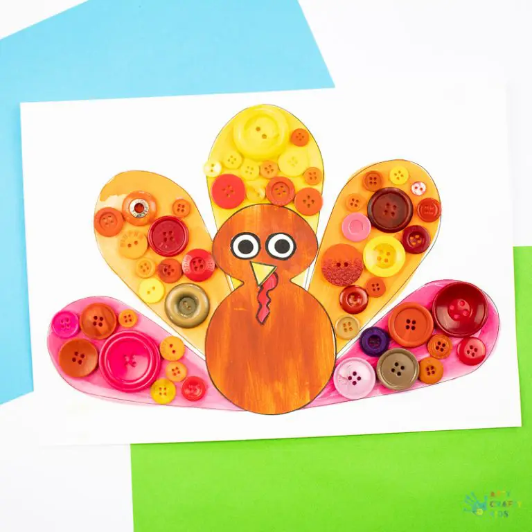 Turkey with feathers made out of buttons
