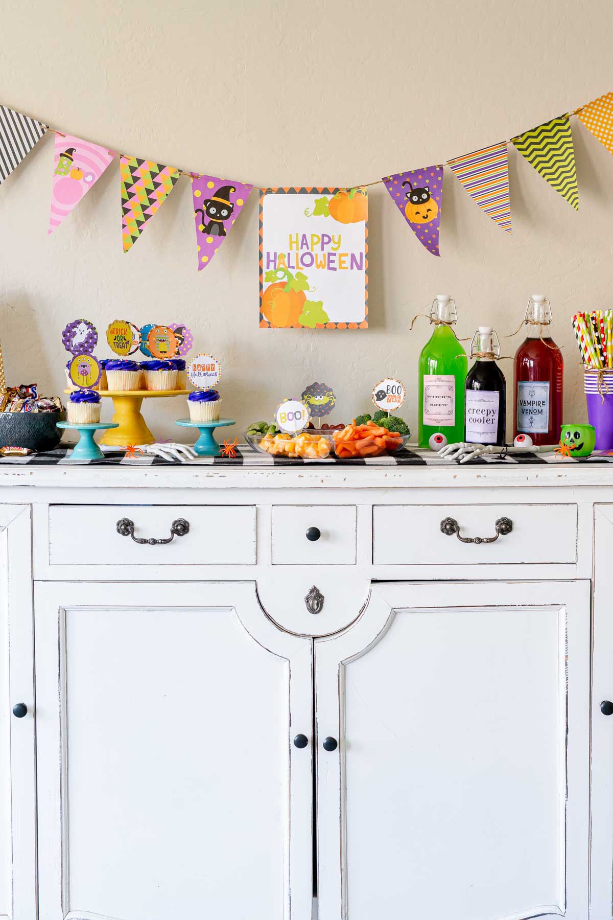 Halloween party table