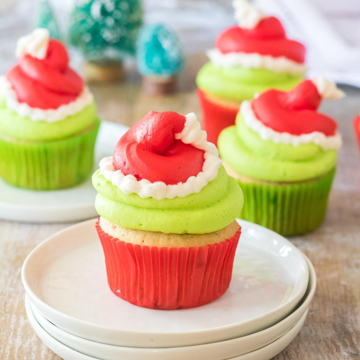 Easy Grinch Cupcakes