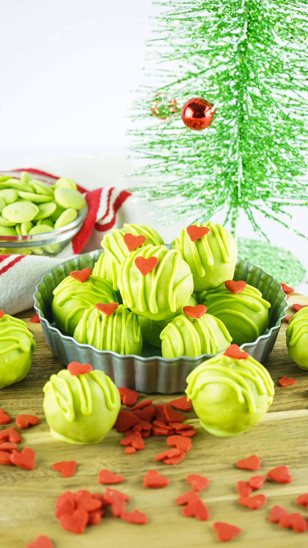 Grinch Christmas balls in a pie pan