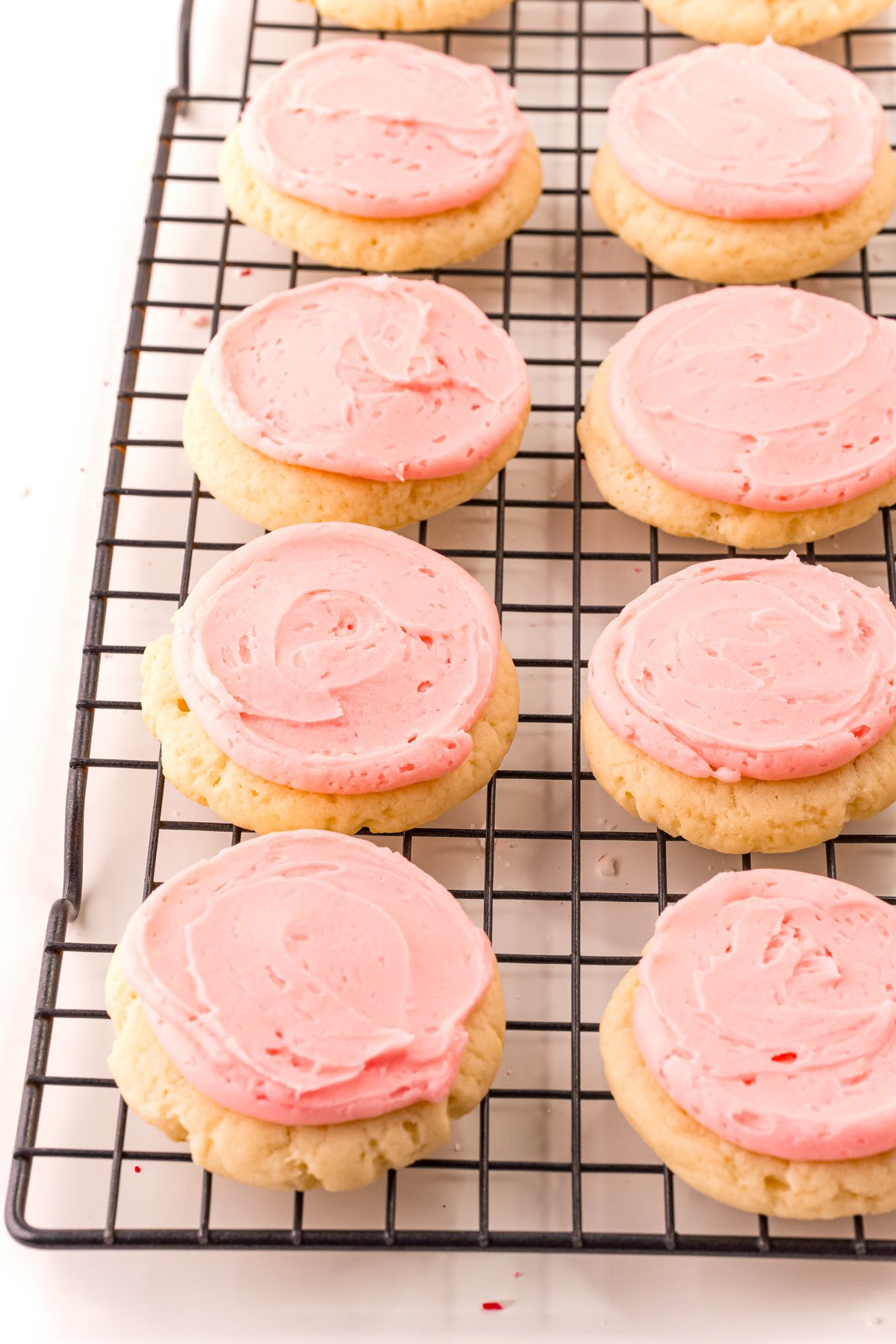 peppermint cookies cooled on a wire rack