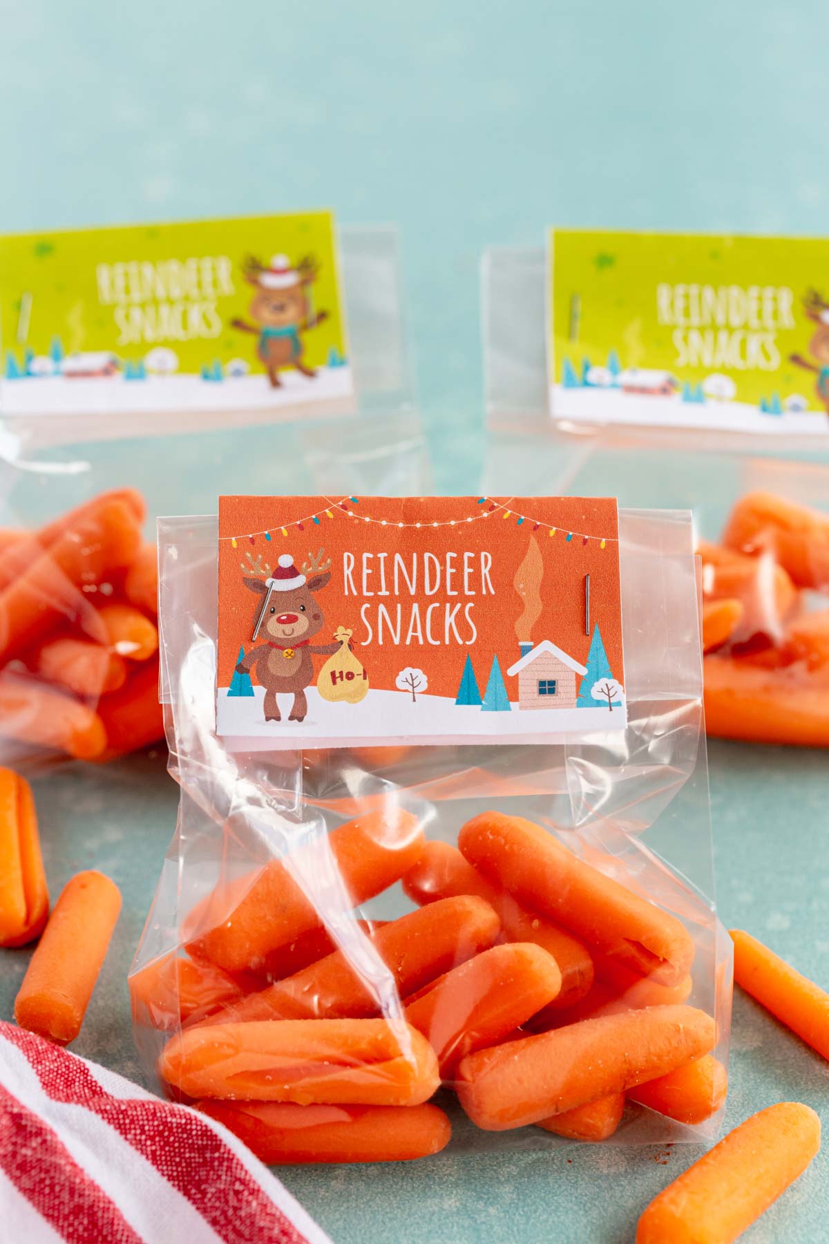 baby carrots in a bag with a sign that says reindeer snacks