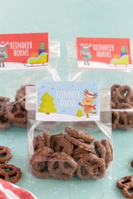 Free Printable Reindeer Poop and Reindeer Treat Tags - Play Party Plan