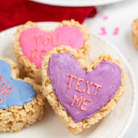 Valentine's Day rice krispy treats that look like conversation hearts