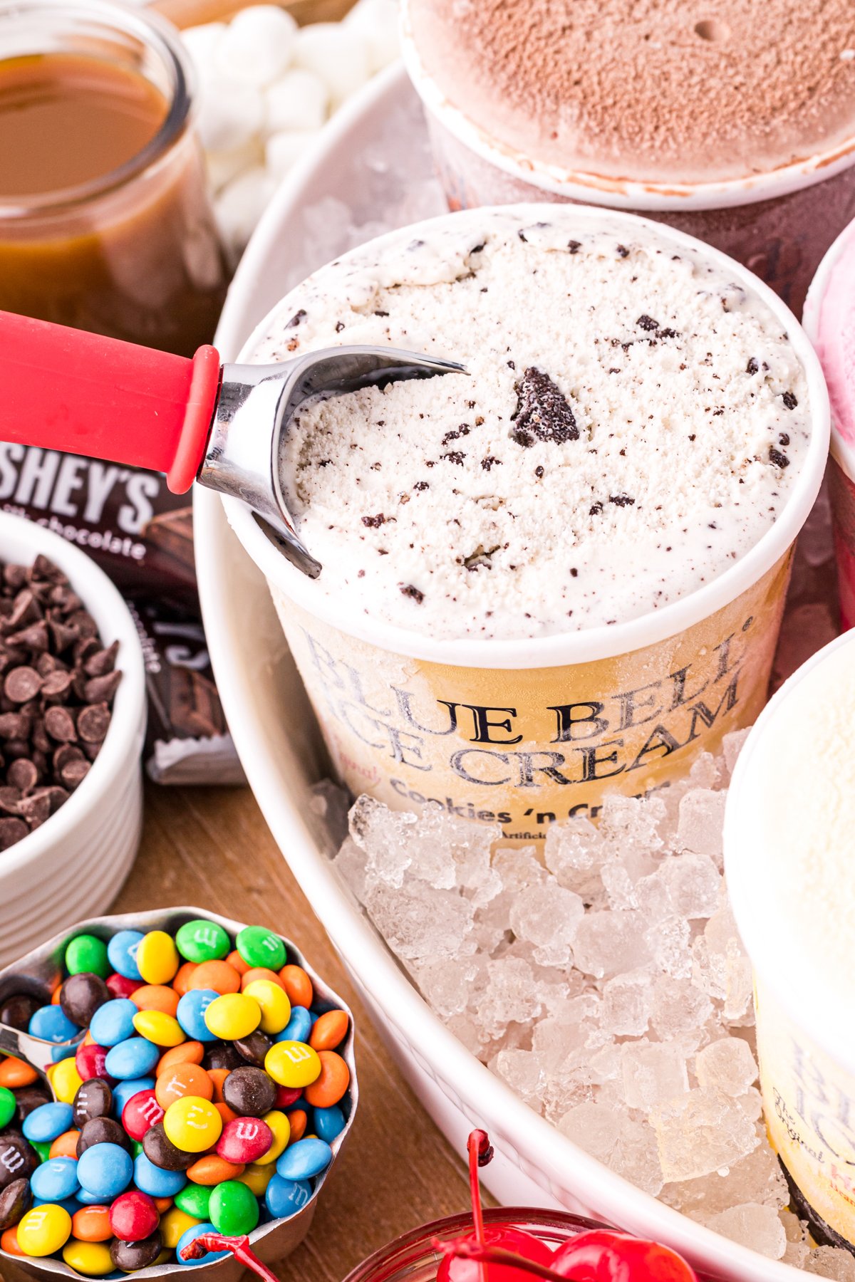 How to Build an Ice Cream Sundae Bar