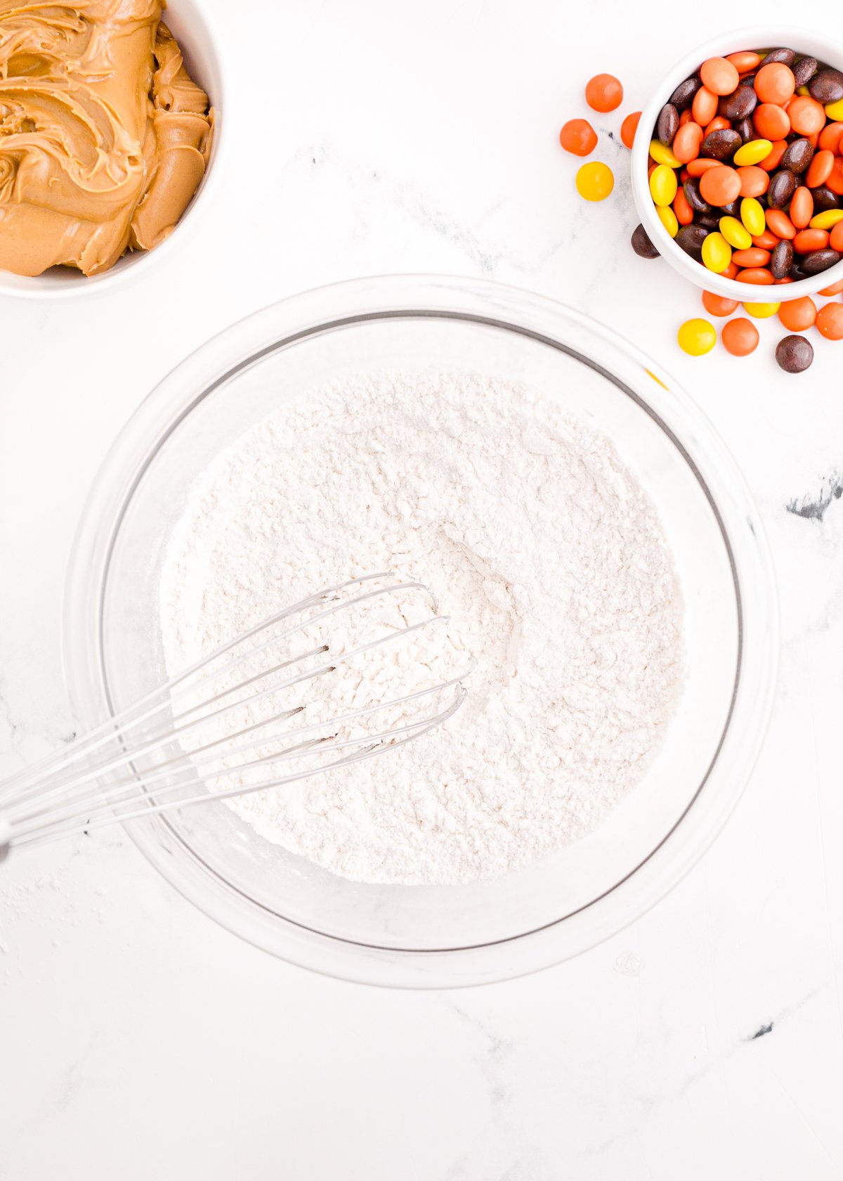 glass bowl with flour and sugar