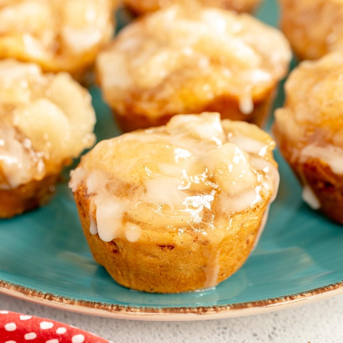 2-Ingredient Apple Pie Cups