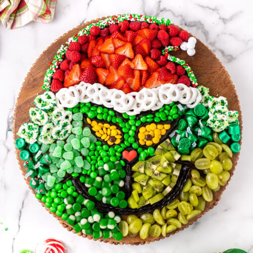 https://www.playpartyplan.com/wp-content/uploads/2022/11/grinch-charcuterie-board-8-500x500.jpg