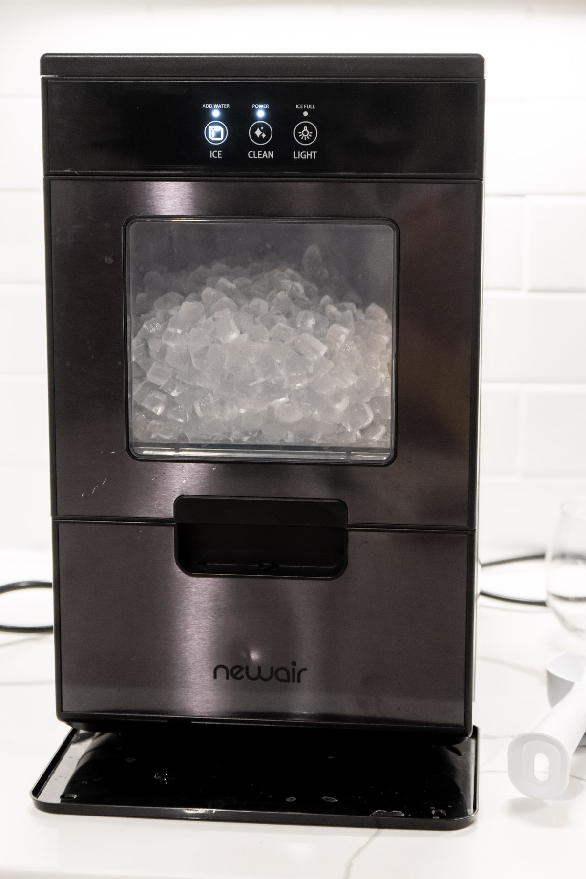 black stainless steel nugget ice maker