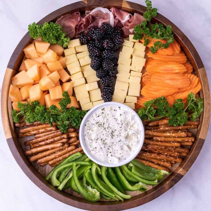platter with cheese cubes as ears and other fresh snacking foods