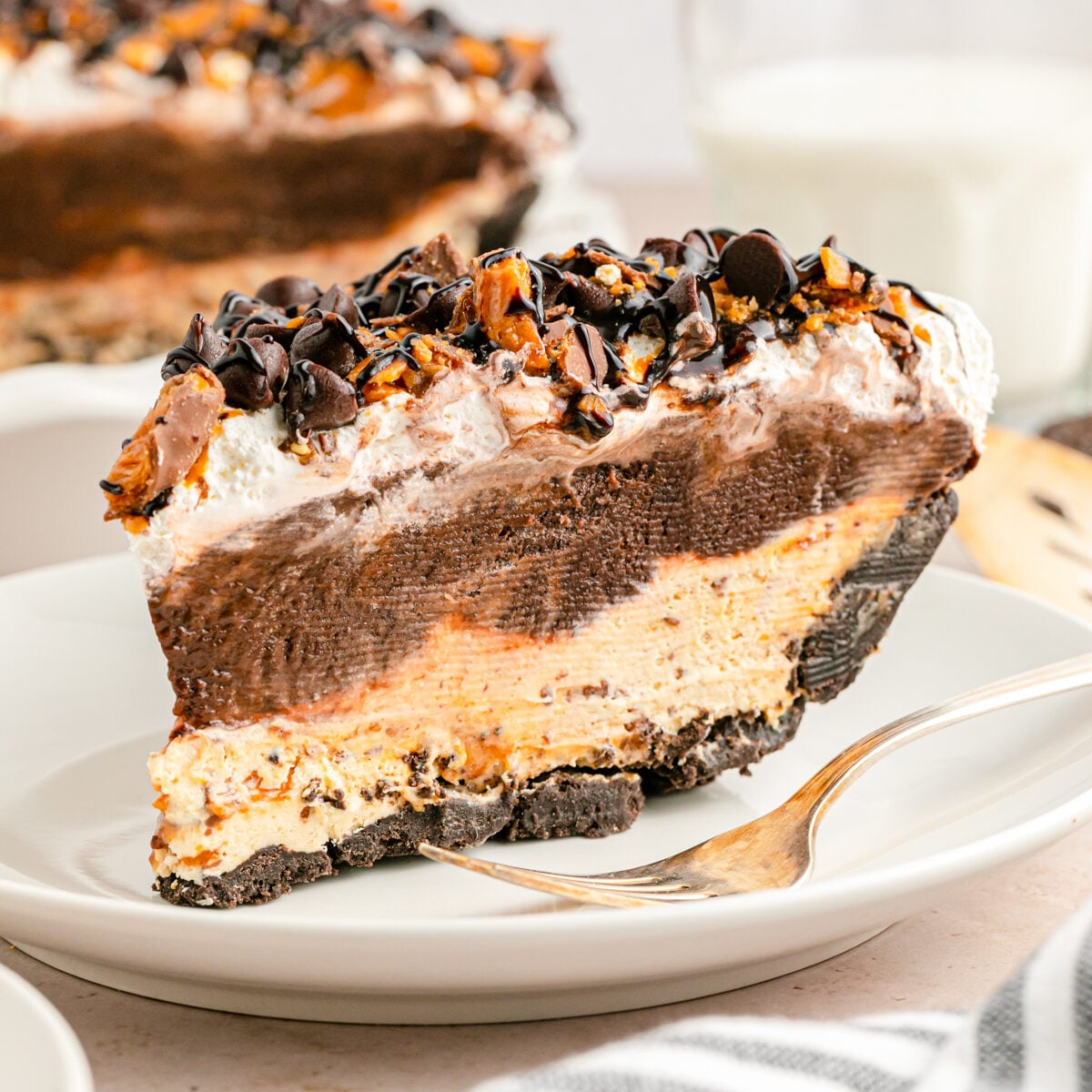 Easy No Bake Butterfinger Pie