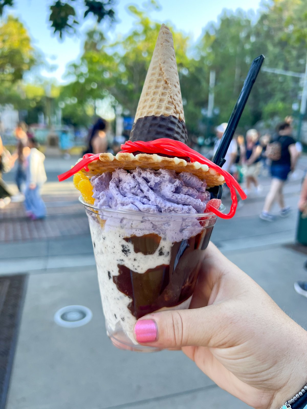 Halloween scoop sundae at oogie boogie bash