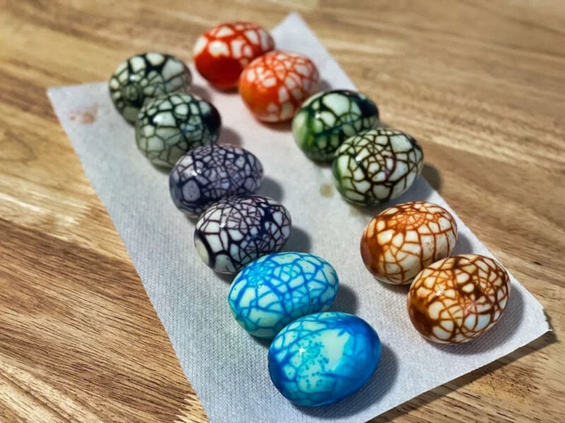tray of marbled dyed hard-boiled eggs