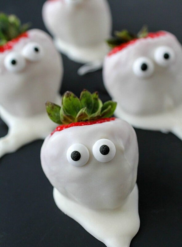 white chocolate dipped strawberries that look like ghosts