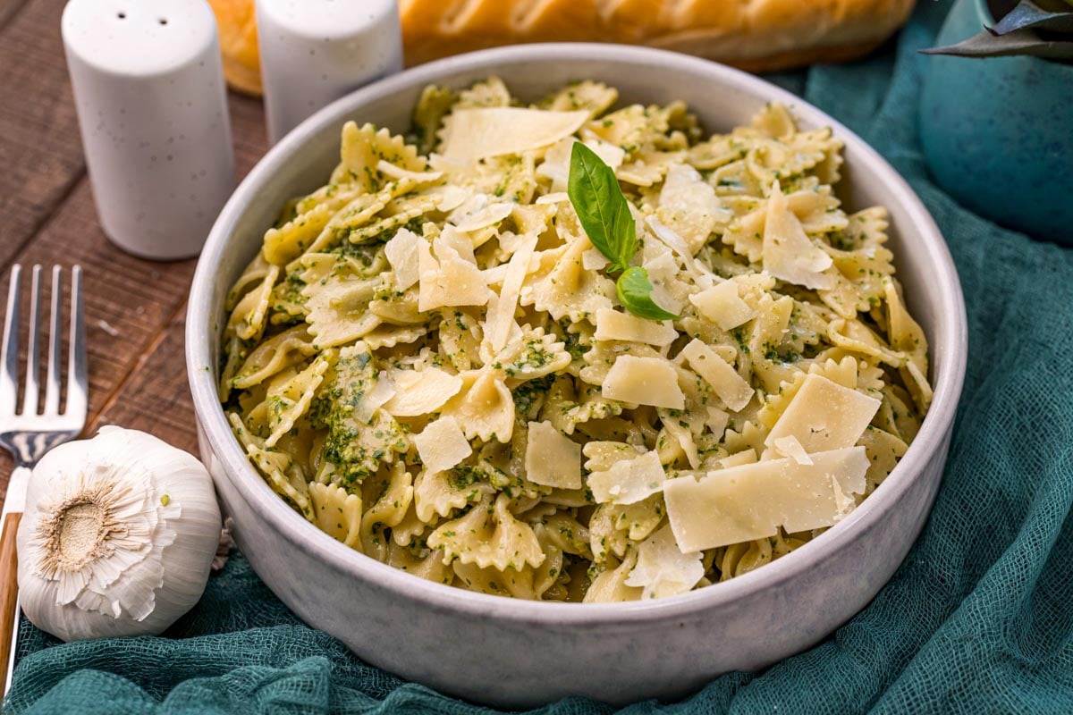 The Best Creamy Pesto Pasta (15 Minute Recipe) Play Party Plan