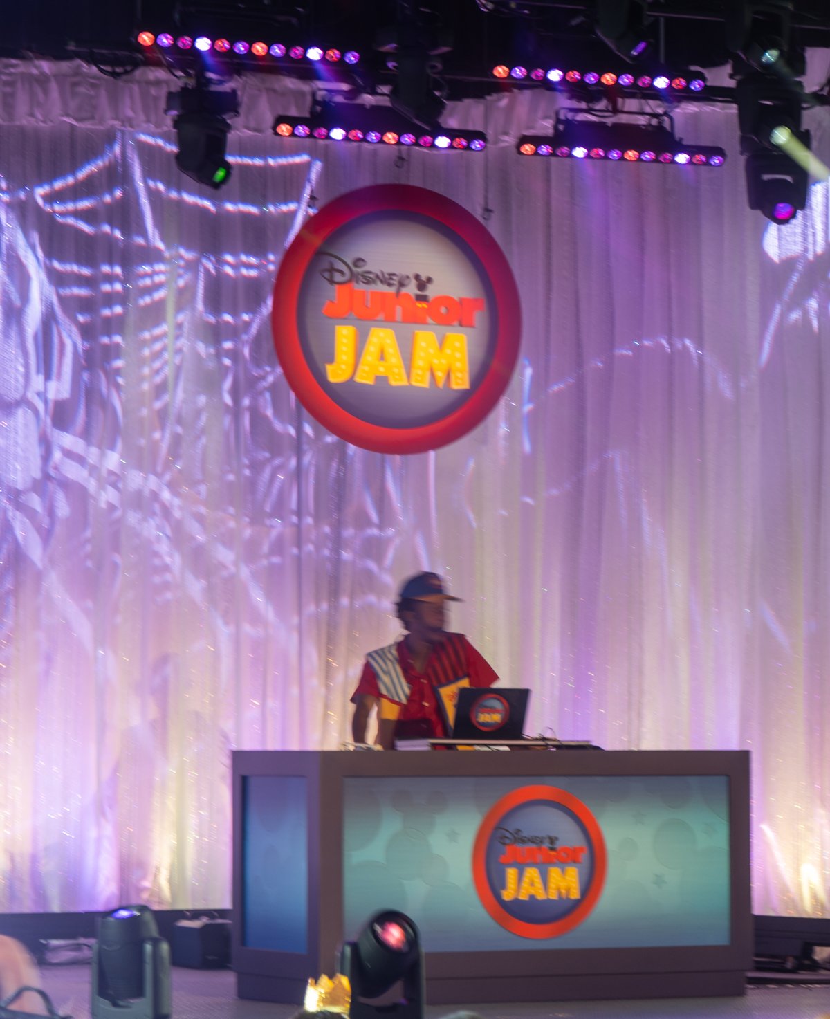 Disney Junior Jam at Cosmic Ray's