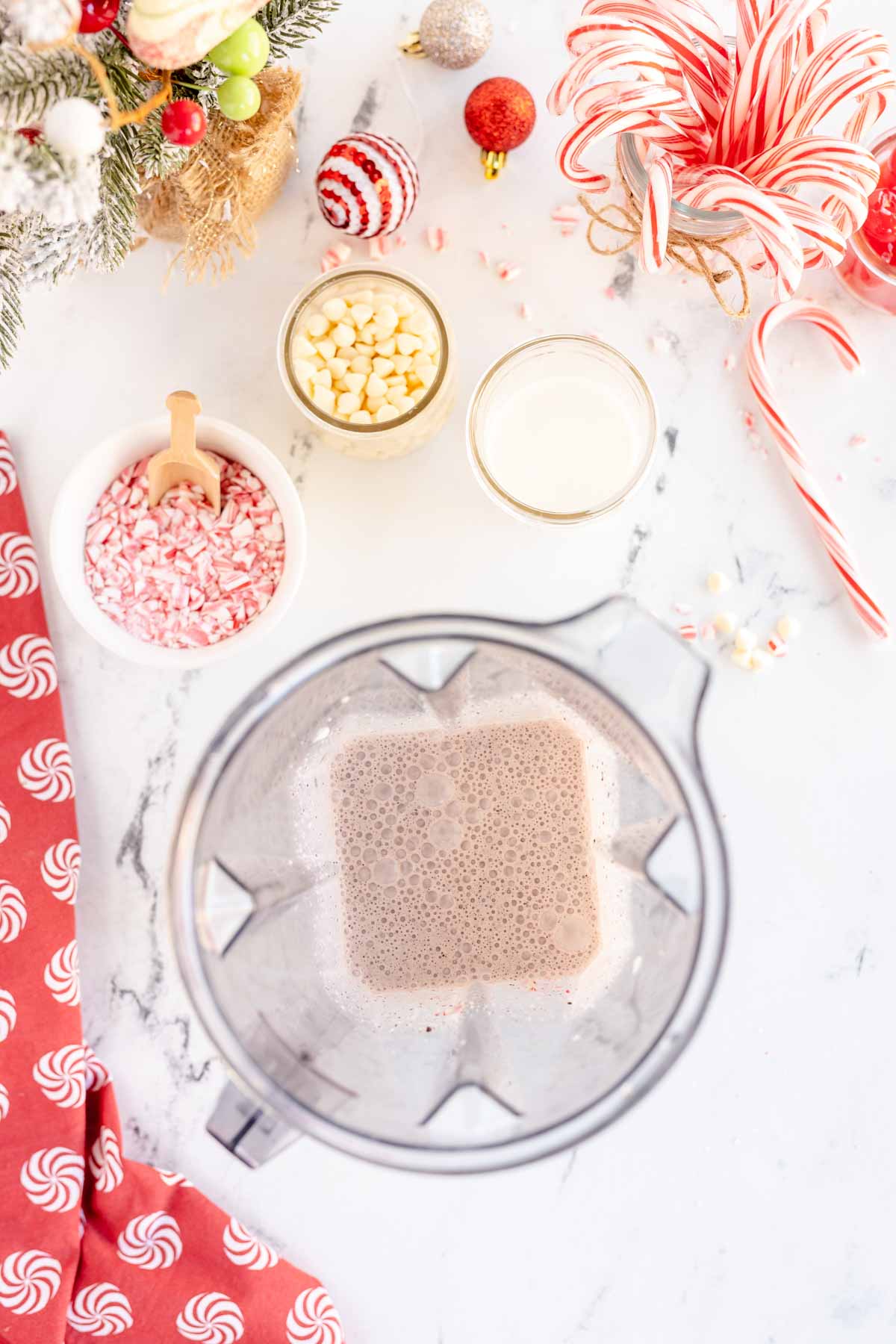 peppermint chip milkshakes in a blender