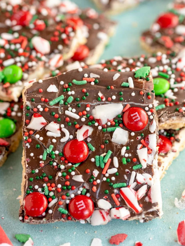 The BEST Christmas Bark - easy holiday dessert! - Play.Party.Plan