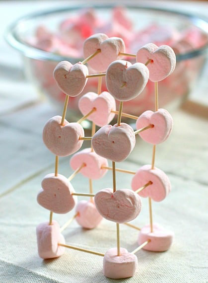 heart shaped marshmallow stand