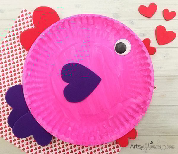 pink paper plate fish with heart fins