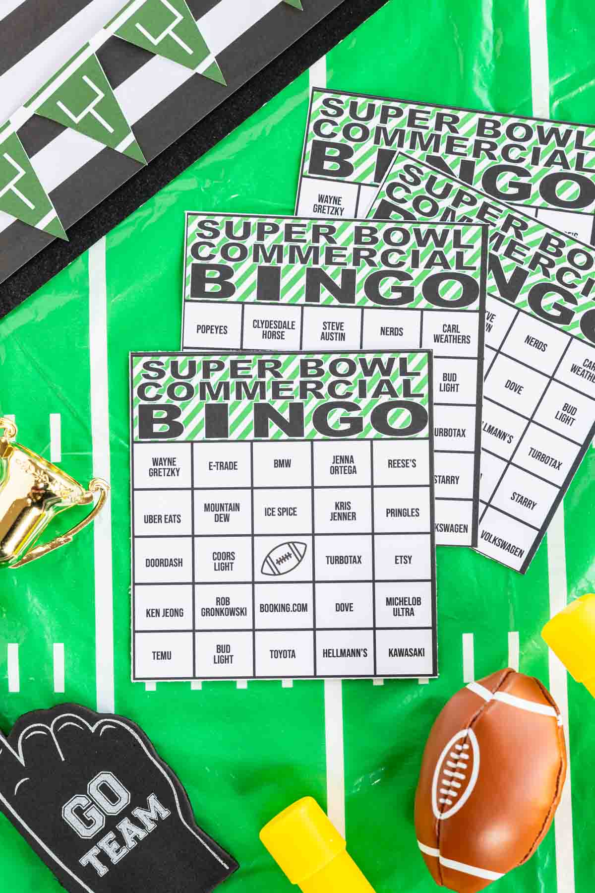 trys Super Bowl bingo kortos